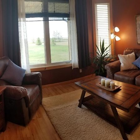 Anna'S Prairie Comfort B & B Moose Jaw Bagian luar foto