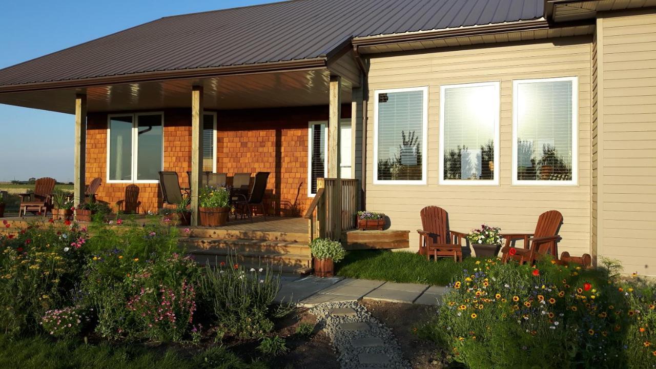 Anna'S Prairie Comfort B & B Moose Jaw Bagian luar foto