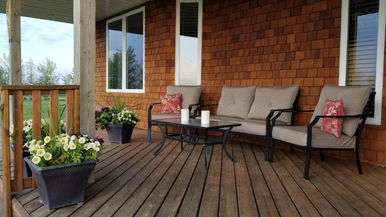 Anna'S Prairie Comfort B & B Moose Jaw Bagian luar foto